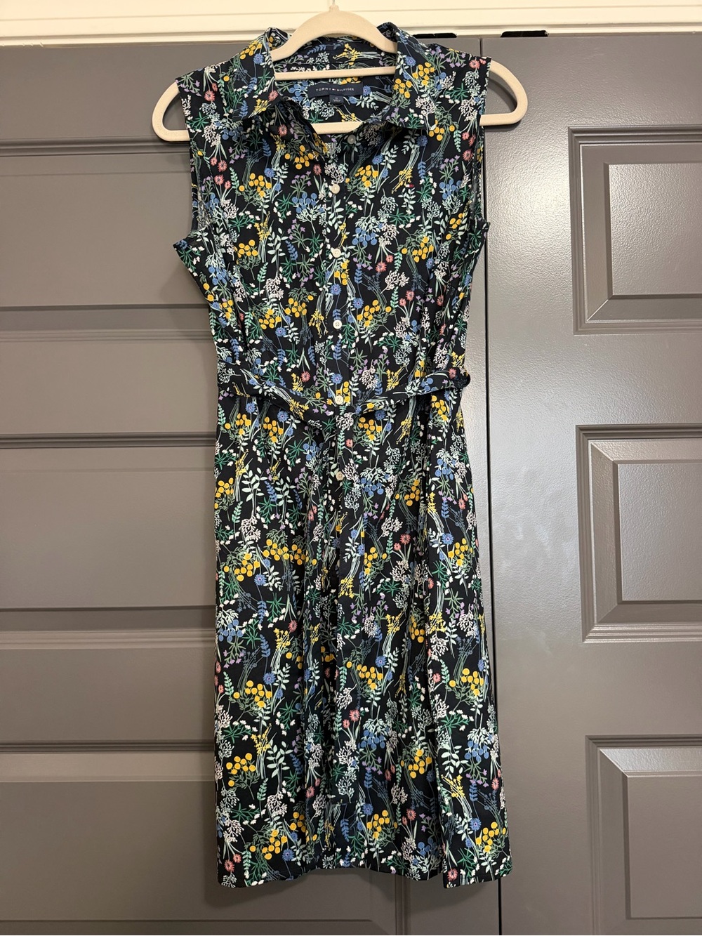 Tommy Hilfiger Black Floral Sleeveless Shirt Dress with Belt. Never worn!
